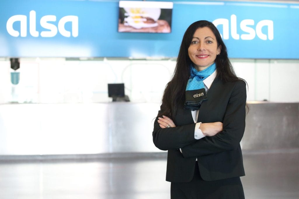 Cada vez es más frecuente ver a mujeres al mando de los autobuses y autocares españoles.